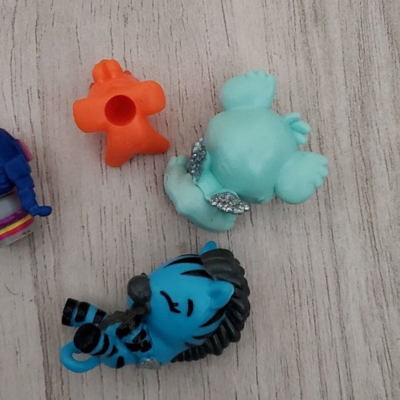 Lot 5 miniature figures Hatchimals Deeraloo Mini MixieQ's Hip Hop Dancer - Picture 8 of 9